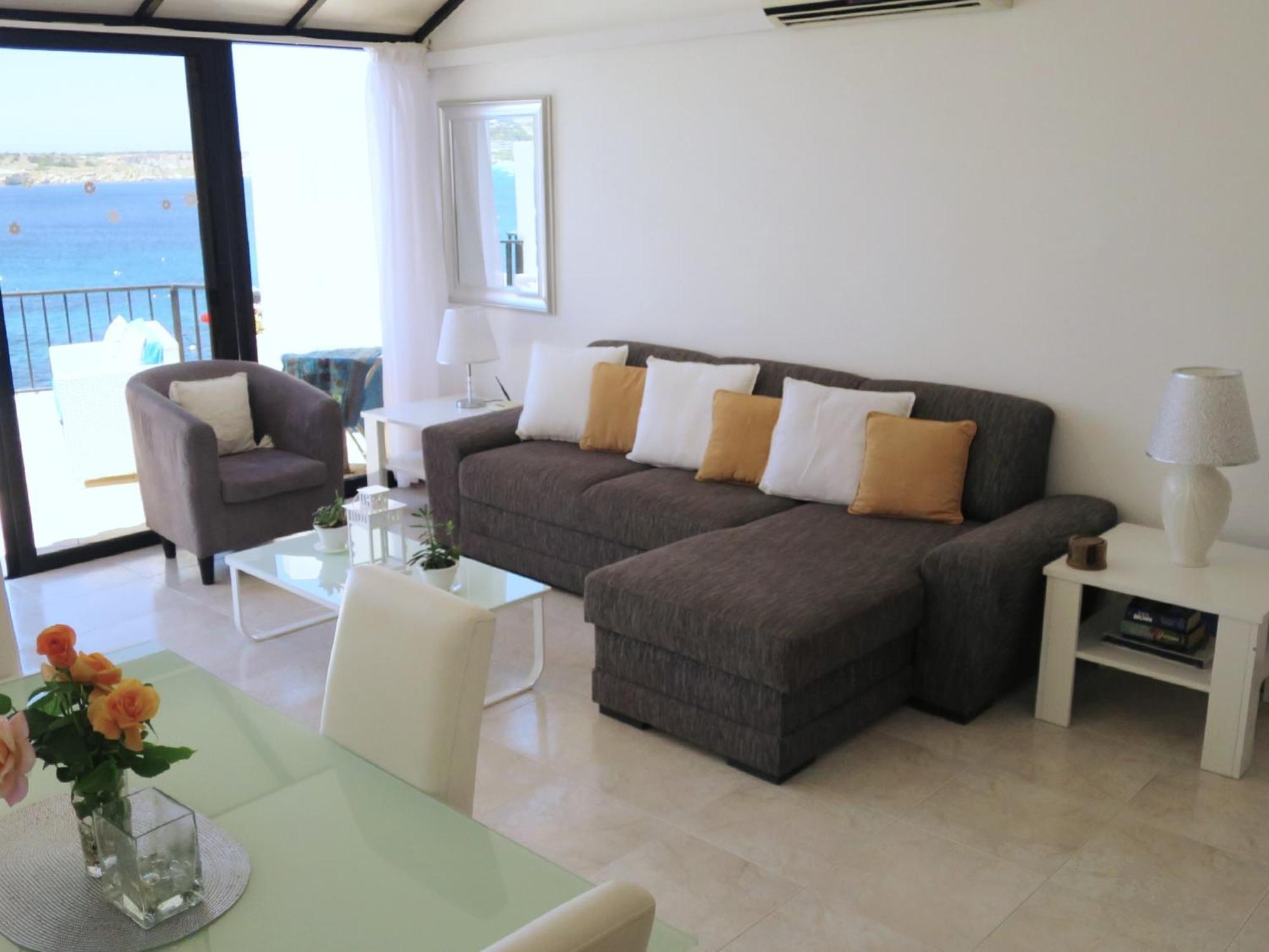 Seafront Apartment Terrace, Lounger & Panoramic Ocean Views メーリッハ エクステリア 写真