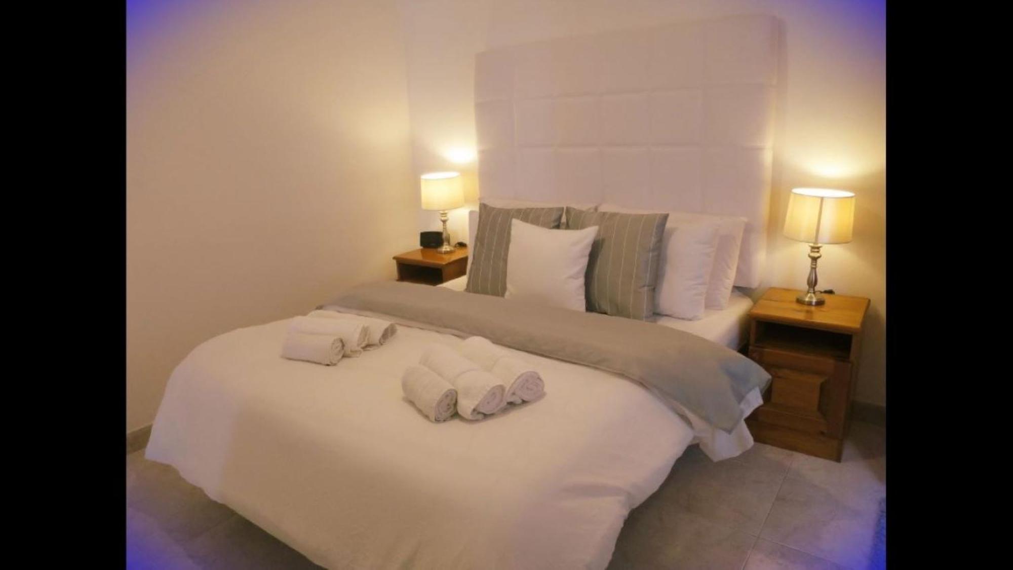 Seafront Apartment Terrace, Lounger & Panoramic Ocean Views メーリッハ エクステリア 写真