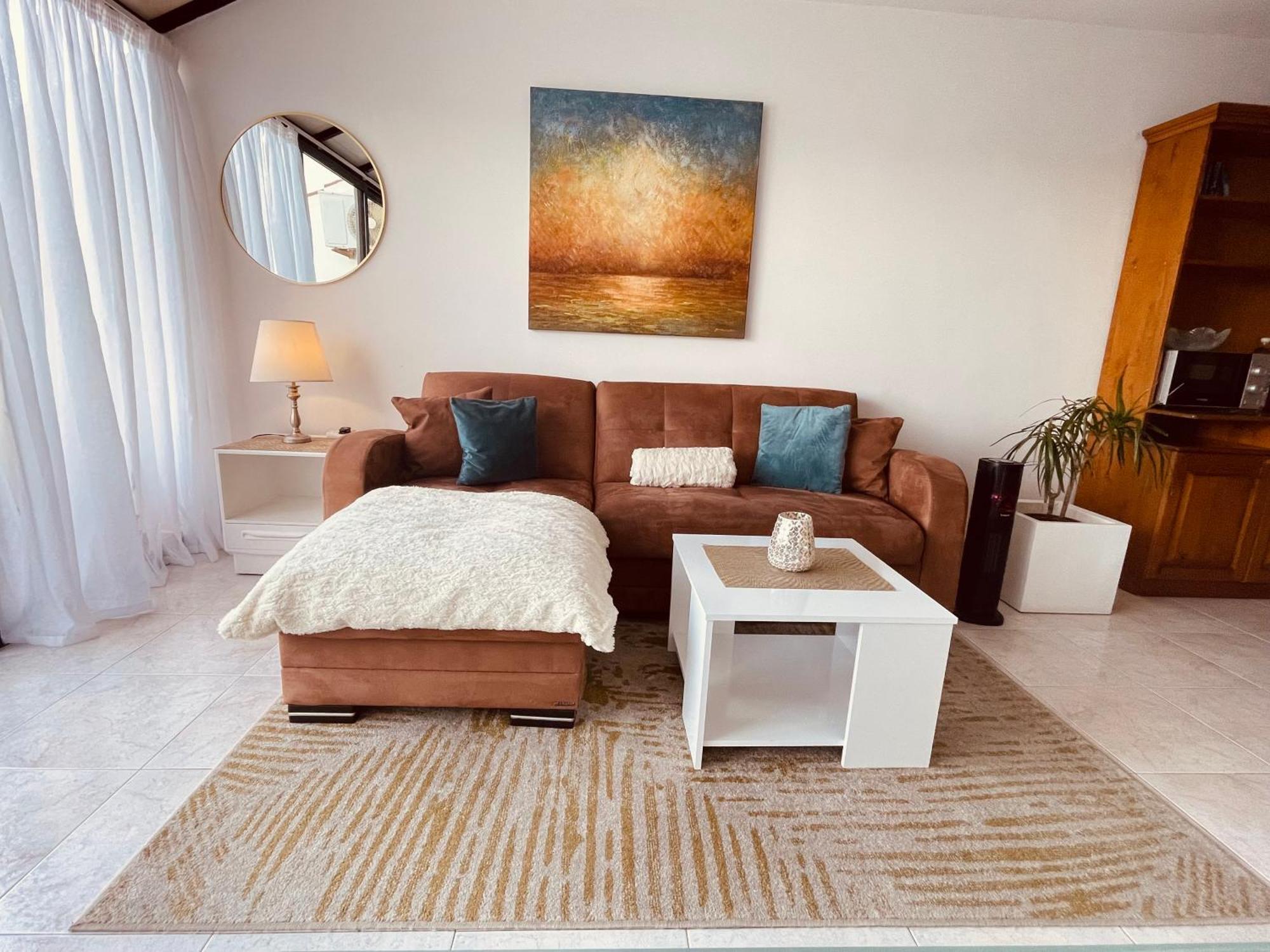 Seafront Apartment Terrace, Lounger & Panoramic Ocean Views メーリッハ エクステリア 写真